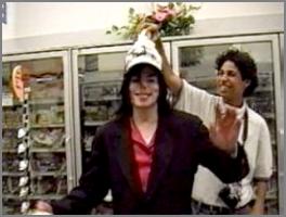 A 'Real' Supermarket Trip - Private Home Movies
