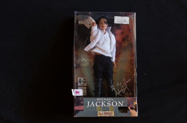 MJ Memorabilia Auction For Charity | Michael Jackson World Network